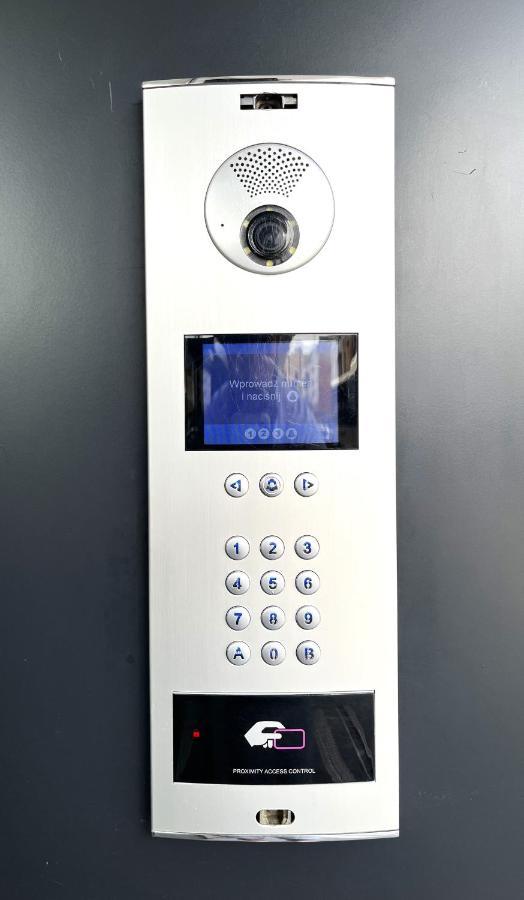 Wyszynskiego Apartment - Self Check-In 20H - Parking &Lift Вроцлав Экстерьер фото