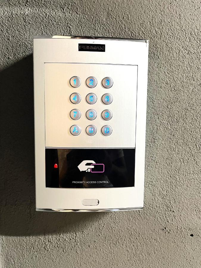 Wyszynskiego Apartment - Self Check-In 20H - Parking &Lift Вроцлав Экстерьер фото